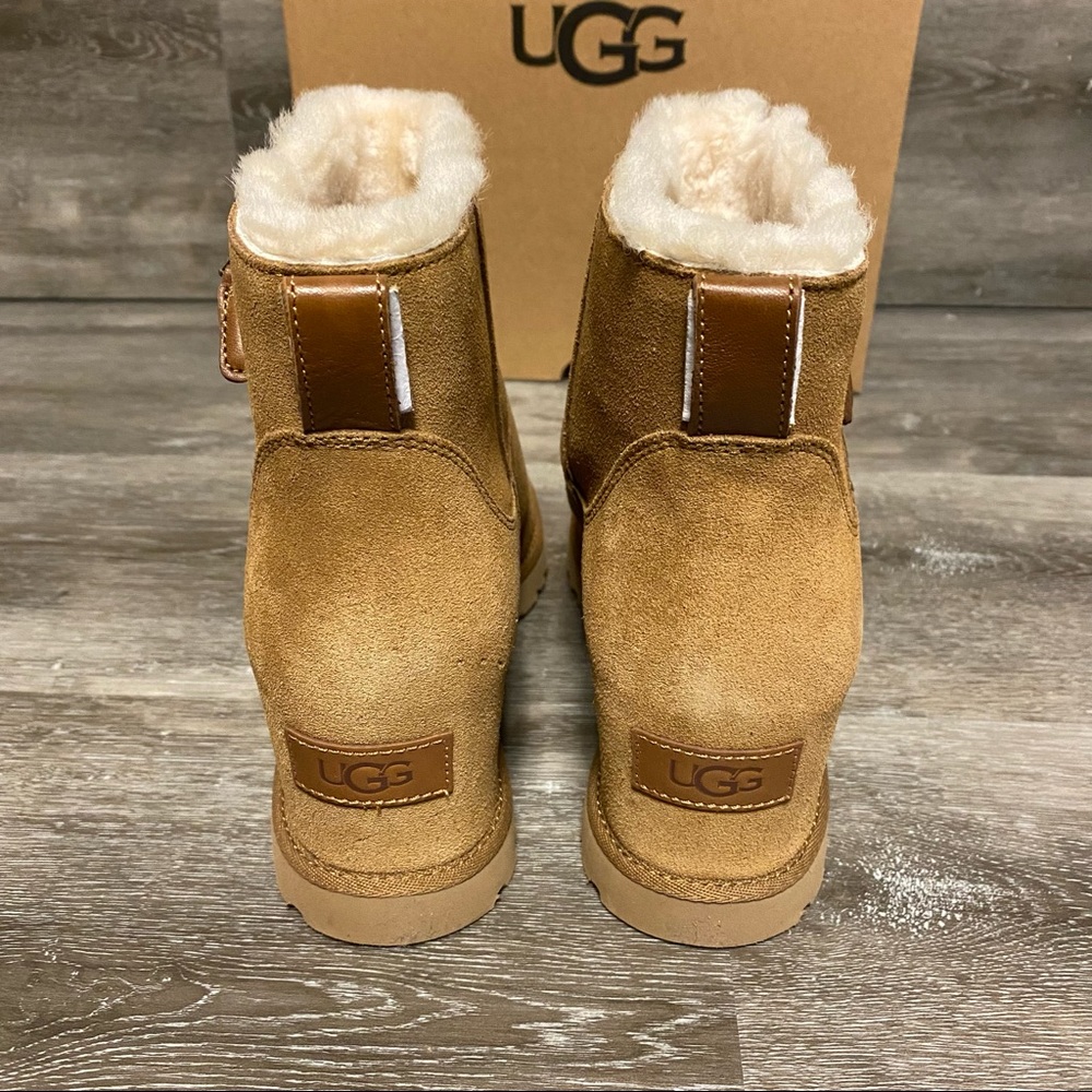 UGG | Classic Femme Zip Mini In Chestnut NEW In Box - Picture 5 of 12
